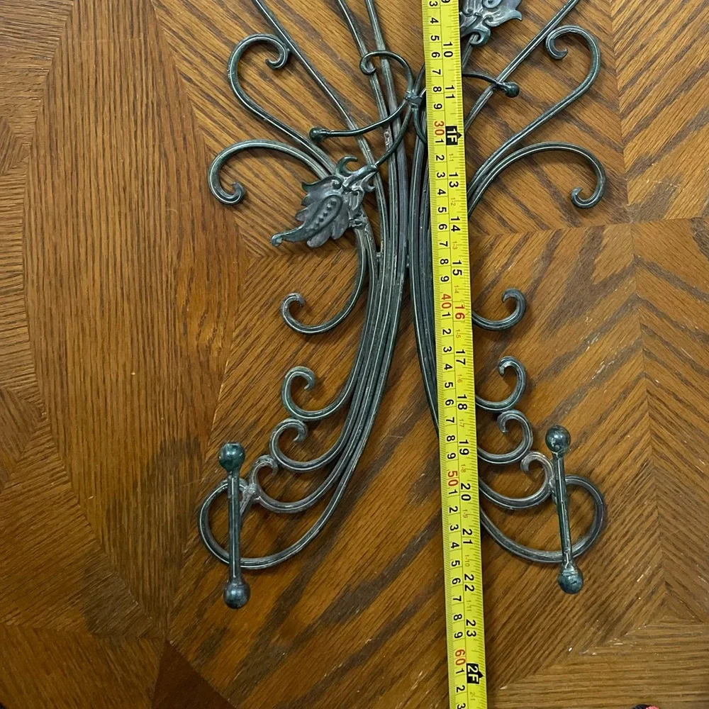 Vintage Victorian Scroll Style Black/Dark Green Metal Decorative Wall Easel